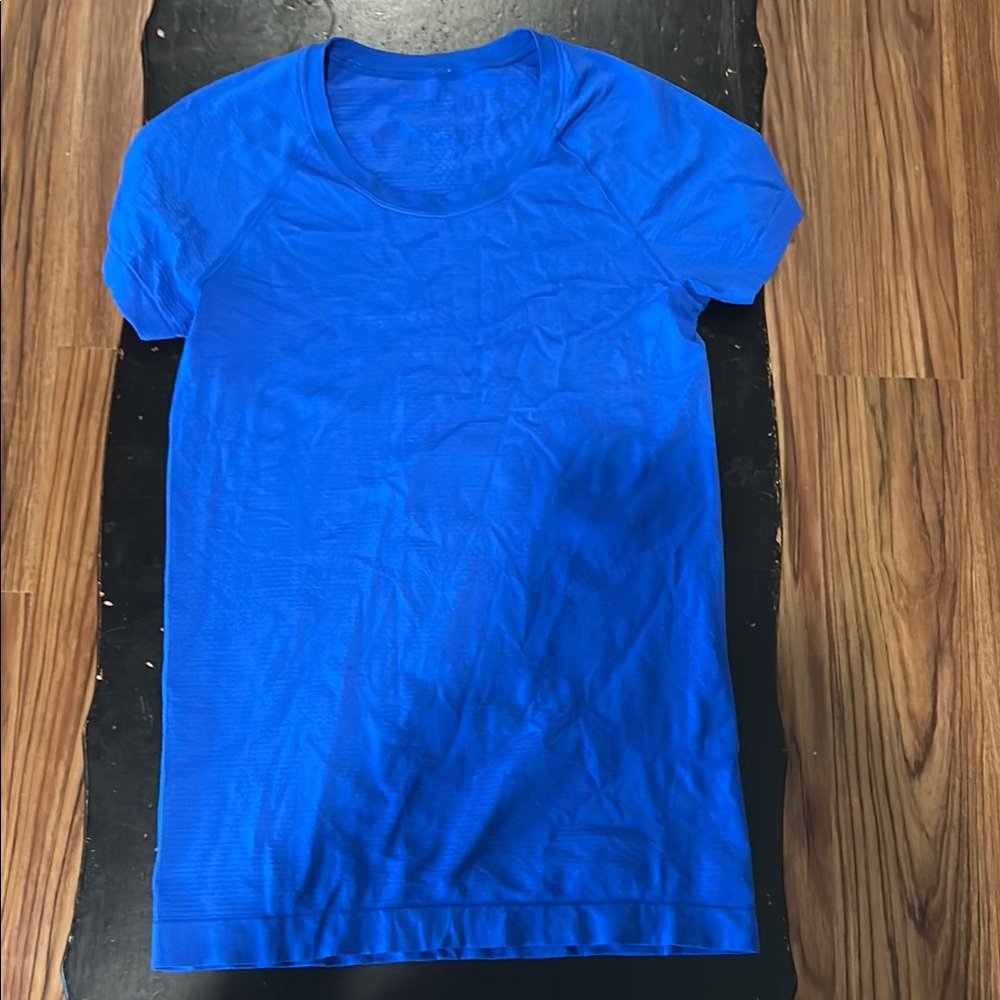 lululemon athletica Blue Short Sleeve Tee